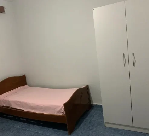 Tirane, jepet me qera shtepi 2+1 Kati 1, 80 m² 320 € (Selite)