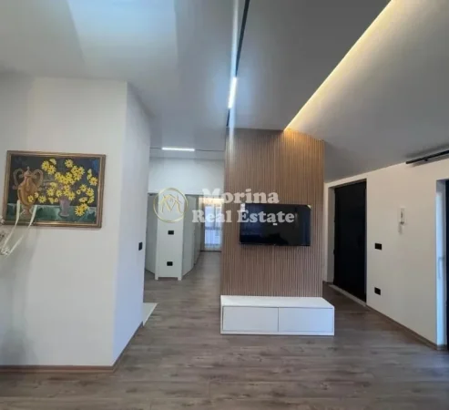 Tirane, jepet me qera Vile 2+1 Kati 3, 127 m² 900 € (Laprake)