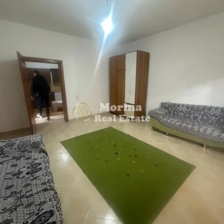 Tirane, jepet me qera apartament 2+1 Kati 1, 90 m² 400 € (Allias)