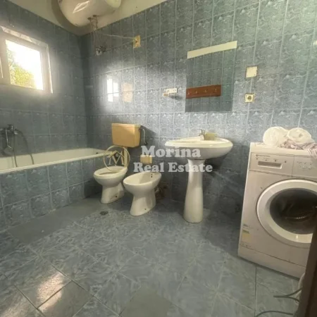 Tirane, jepet me qera apartament 2+1 Kati 1, 90 m² 400 € (Allias)