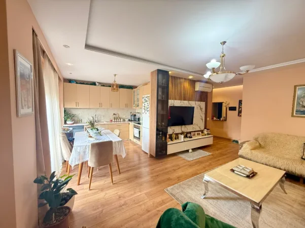 Tirane, shitet apartament 3+1 , 1 m² 345.000 € (Kopshti Botanik)