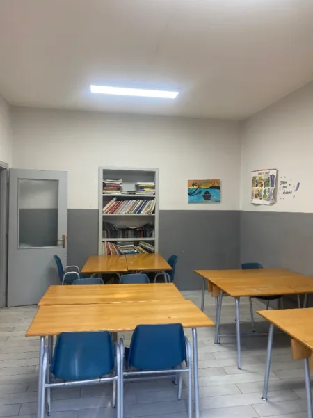 Tirane, jepet me qera ambjent biznesi Kati 3, 100 m² 850 € - zona Bllokut, Rr. Sami Frasheri, tek LSI-se, perballe CONAD