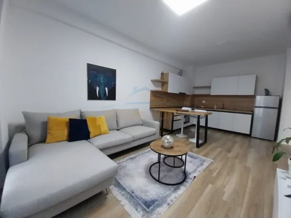 Tirane, jepet me qera apartament 1+1+Ballkon Kati 3, 65 m² 600 € (DRITAN HOXHA)