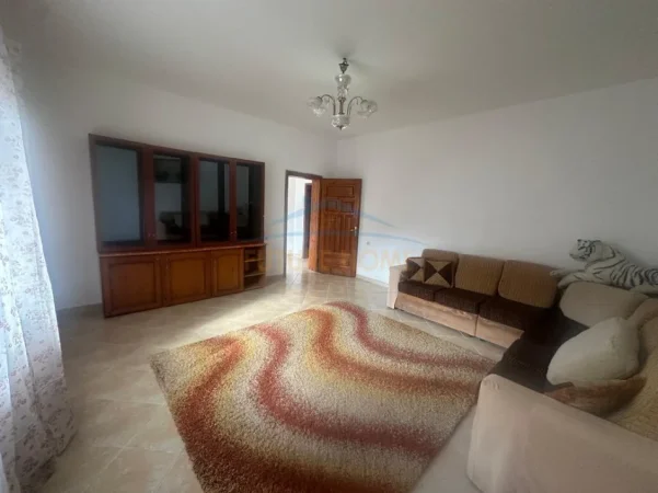 Tirane, jepet me qera apartament 2+1+Aneks+Ballkon Kati 1, 120 m² 420 € (Allias)