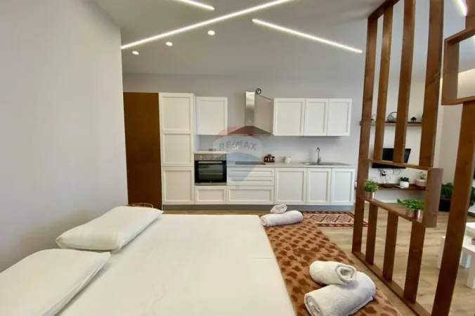Tirane, jepet me qera garsonier 1+1 , 50 m² 450 € (Kompleksi Arlis)