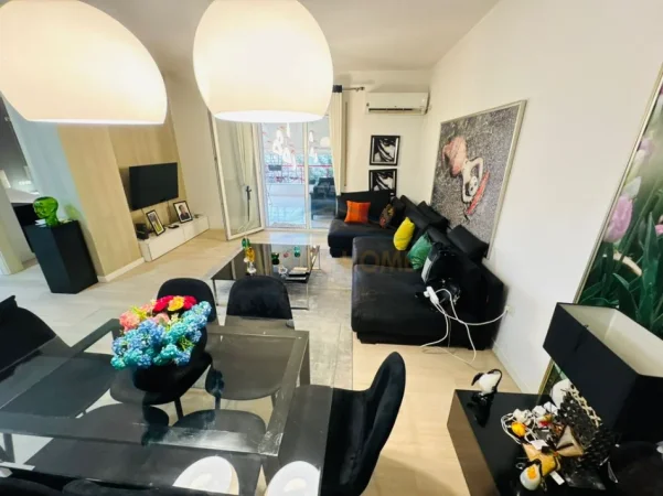 Tirane, shitet apartament 1+1+Ballkon Kati 1, 130 m² 183.000 € (Apartament 1+1+ ballkon, Hipoteka)