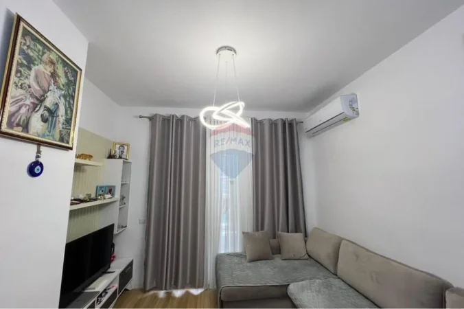 Tirane, jepet me qera apartament 1+1+Ballkon , 68 m² 600 € 