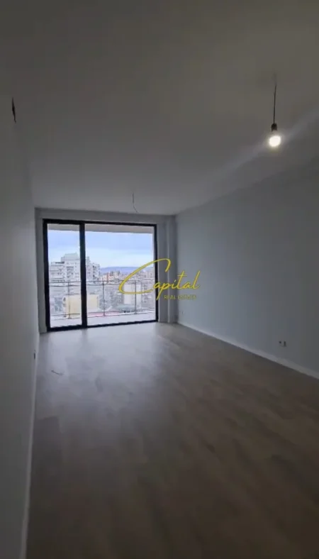 Tirane, jepet me qera zyre Kati 7, 116 m² 800 € (GOLDEN TOWER REZIDENCE)