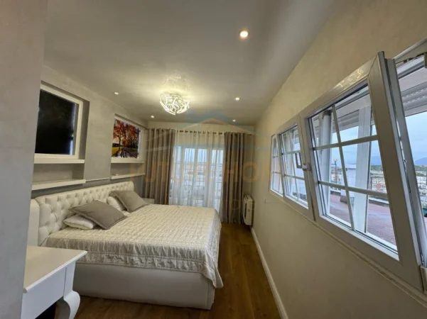 Tirane, shitet apartament 3+1 Kati 6, 180 m² 350.000 € (Fresk)