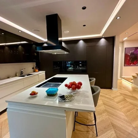 Tirane, shitet Vile 3 Katshe , 270 m² 1.000.000 € (Mandarin Residence)