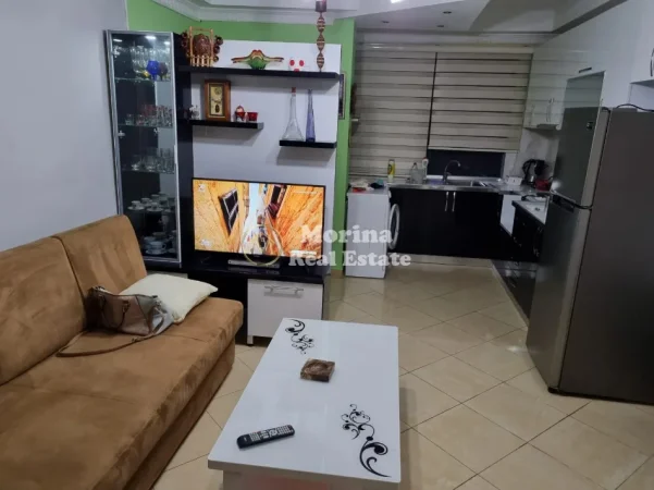 Tirane, jepet me qera apartament 1+1 Kati 1, 65 m² 350 € (Allias)