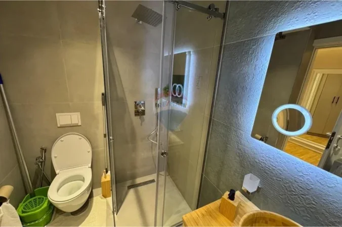 Tirane, jepet me qera apartament 1+1 , 80 m² 950 € 