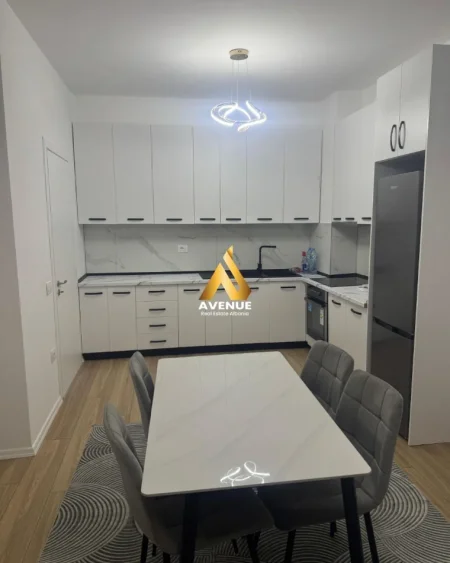 Tirane, jepet me qera apartament 1+1+Ballkon Kati 2, 65 m² 500 € (Rruga Sokrat Miho) Urban Gate Astir