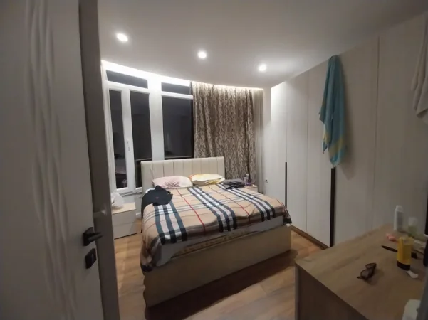 Tirane, jepet me qera apartament 1+1+Aneks+Ballkon Kati 7, 80 m² 500 € (Rruga Rrapo Hekali, në fillim mbas Big Market)