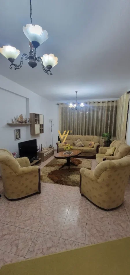 Tirane, jepet me qera apartament 2+1+Ballkon Kati 5, 108 m² 920 € (BLLOK)