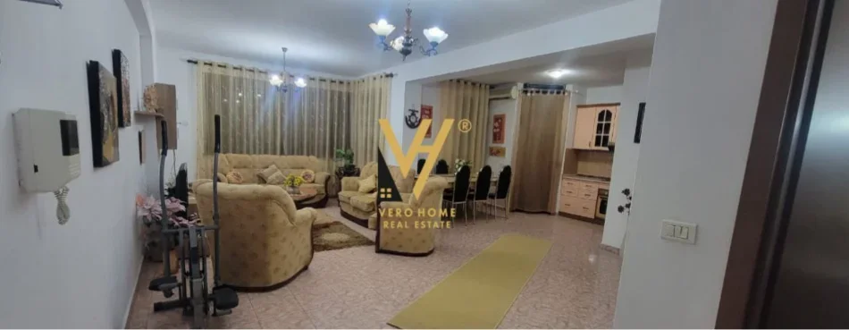 Tirane, jepet me qera apartament 2+1+Ballkon Kati 5, 108 m² 920 € (BLLOK)