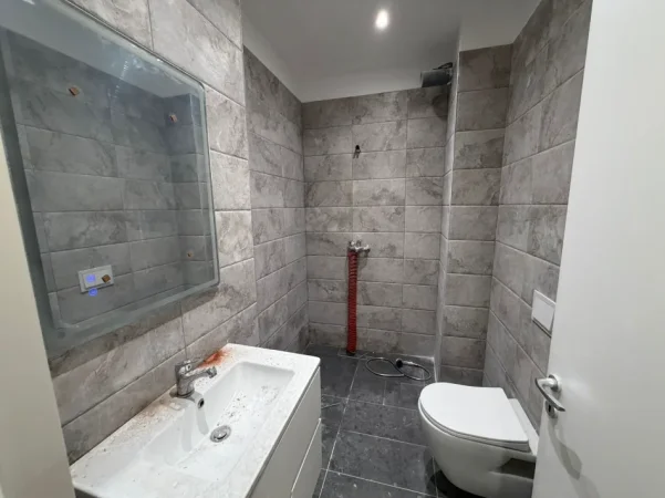 Tirane, jepet me qera apartament 2+1 Kati 5, 104 m² 800 € (Don Bosko)