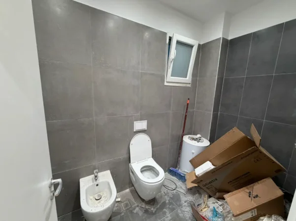 Tirane, jepet me qera apartament 2+1 Kati 5, 104 m² 800 € (Don Bosko)