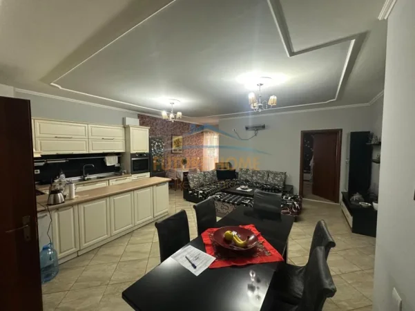 Tirane, shitet apartament 2+1 Kati 7, 102 m² 160.000 € (Restorant Fresku)
