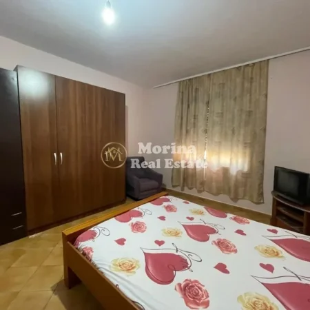 Tirane, jepet me qera apartament 2+1 Kati 3, 70 m² 400 € (Pallati me Shigjeta)