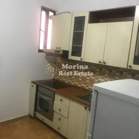Tirane, jepet me qera apartament 2+1 Kati 3, 70 m² 400 € (Pallati me Shigjeta)