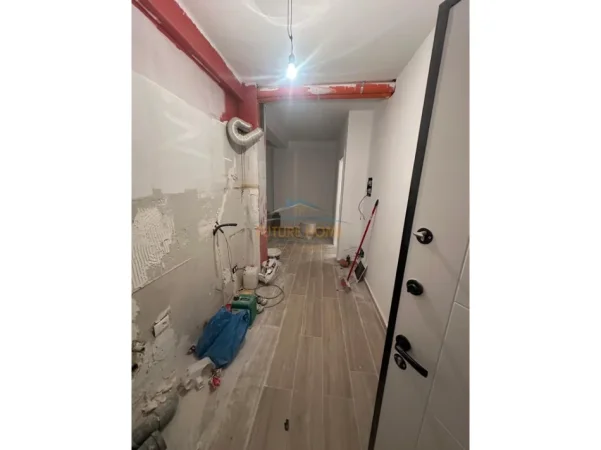 Tirane, shitet apartament 2+1 Kati 4, 70 m² 95.000 € (Rruga e thesarit)