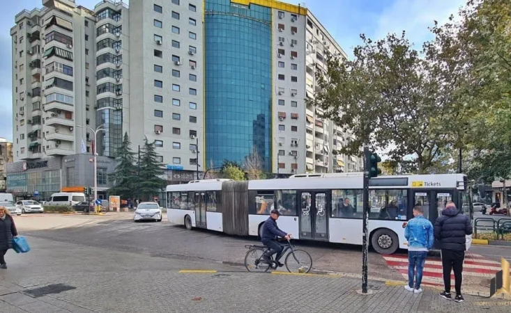 Shqiperi, shitet apartament 3+1 Kati 3, 85 m² 185.000 € (STACIONI I TRENIT)