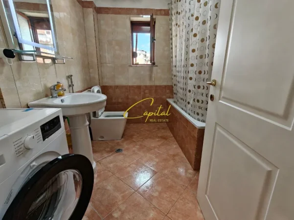 Tirane, shitet apartament 1+1 Kati 4, 64 m² 144.000 € (SELVIA)