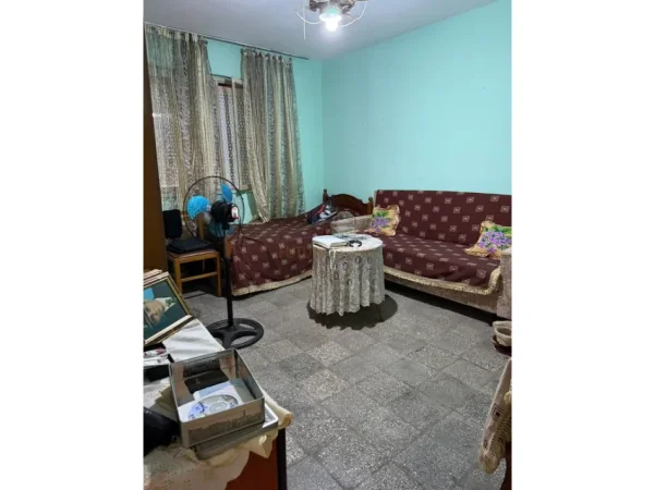 Tirane, jepet me qera apartament 1+1+Ballkon Kati 1, 56 m² 300 € (Ish parku i Autobuzave)