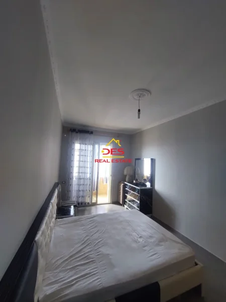 Vlore, jepet me qera apartament 1+1+Ballkon Kati 7, 70 m² 300 € (Rruga Hajredin Haxhiraj)