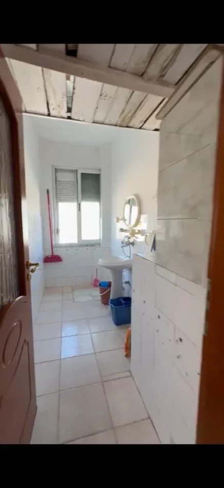 Durres, shitet apartament 3+1 Kati 4, 123 m² (Zjarrefiksja)
