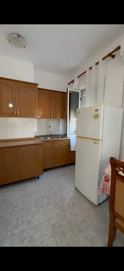 Durres, shitet apartament 3+1 Kati 4, 123 m² (Zjarrefiksja)