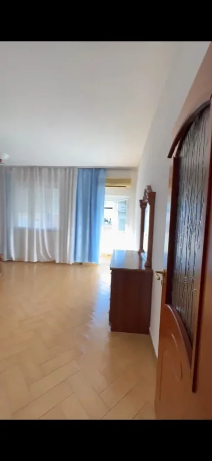 Durres, shitet apartament 3+1 Kati 4, 123 m² (Zjarrefiksja)