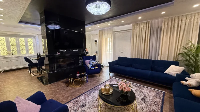 Tirane, jepet me qera apartament 2+1+Aneks+Ballkon Kati 7, 207 m² 3.000 € 