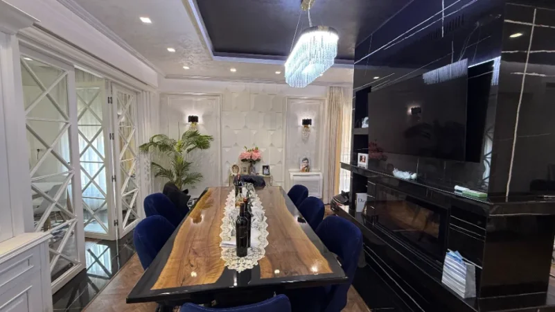 Tirane, jepet me qera apartament 2+1+Aneks+Ballkon Kati 7, 207 m² 3.000 € 