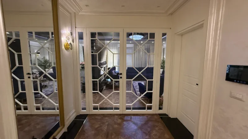 Tirane, jepet me qera apartament 2+1+Aneks+Ballkon Kati 7, 207 m² 3.000 € 