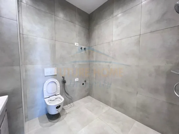 Tirane, shitet apartament 1+1 Kati 4, 76 m² 130.000 € (Porta e Re)