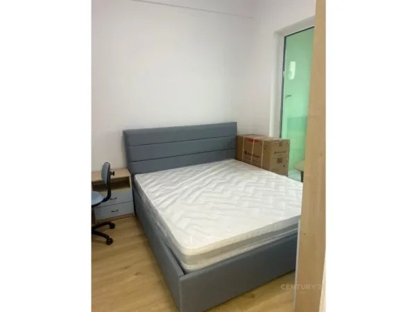 Shqiperi, jepet me qera apartament 1+1 , 47 m² 450 € (manglalem)