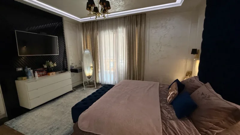 Tirane, jepet me qera apartament 2+1+Aneks+Ballkon Kati 8, 208 m² 3.000 € (Rruga Kavajes)