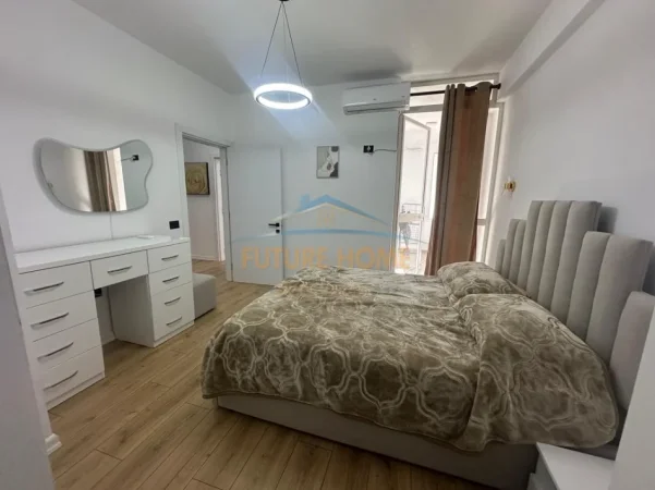 Tirane, jepet me qera apartament 2+1+Ballkon Kati 6, 95 m² 750 € (Kompleksi Star, 21 Dhjetori)
