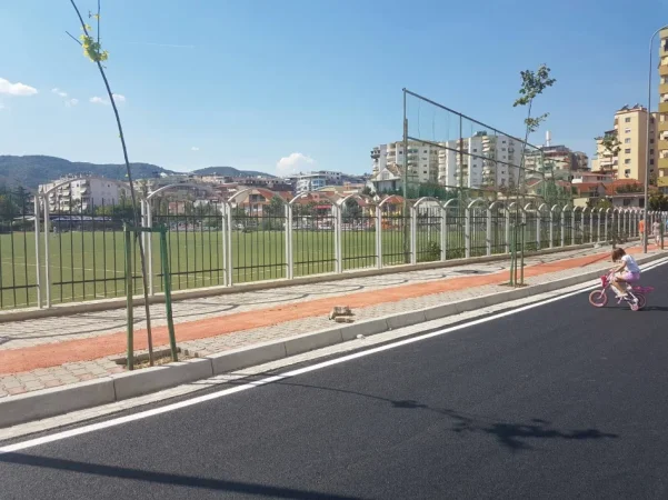 Tirane, jepet me qera , 18 m² 250 € (RRUGA KOSOVAREVE)