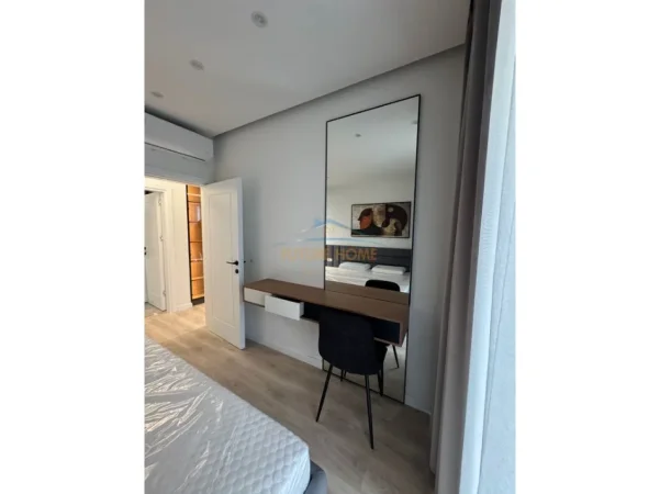 Tirane, jepet me qera apartament 1+1+Ballkon Kati 1, 65 m² 1.000 € (Golden Tower)