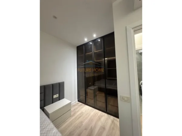 Tirane, jepet me qera apartament 1+1+Ballkon Kati 1, 65 m² 1.000 € (Golden Tower)