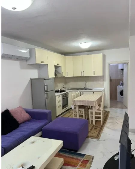 Jepet me qera shtepi 2+1 Kati 1, 70 m² 450 € (Siri Kodra)