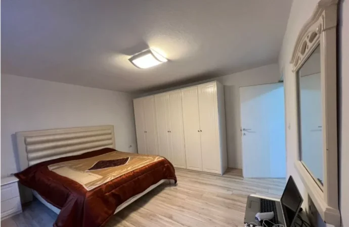 Jepet me qera shtepi 2+1 Kati 1, 70 m² 450 € (Siri Kodra)