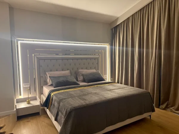 Tirane, jepet me qera Vile 4+1+Aneks Kati 3, 350 m² 5.000 € 