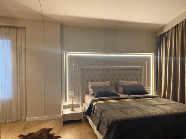 Tirane, jepet me qera Vile 4+1+Aneks Kati 3, 350 m² 5.000 € 