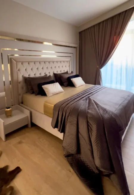 Tirane, jepet me qera Vile 4+1+Aneks Kati 3, 350 m² 5.000 € 