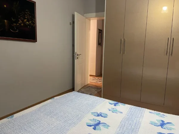 Tirane, jap me qera apartament 2+1+Ballkon Kati 4, 60 m² 650 € (Rruga e Kosovareve)