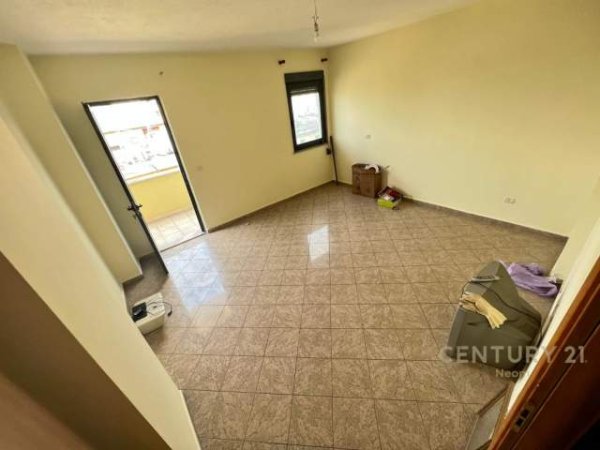 Tirane, jepet me qera ambjent biznesi Kati 6, 85 m² 800 Euro (Eye of Tirana, Sheshi Skënderbej (Qendër))